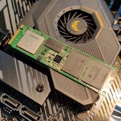 M.2 SSDにはヒートシンクが必要ですか？