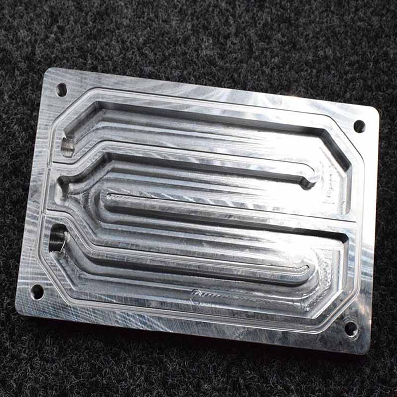 大面積処理チップ内蔵マイクロ流体冷却技術