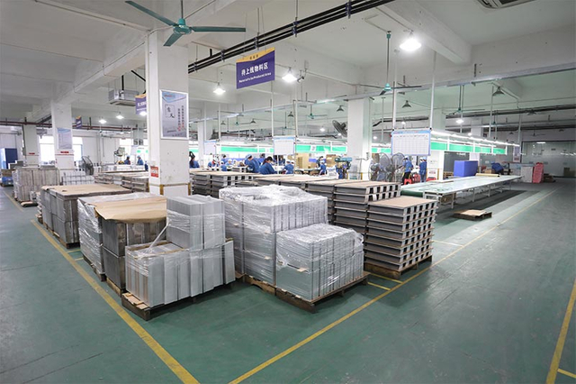 電気コールドプレート