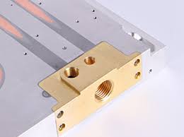 液体コールドプレート出口