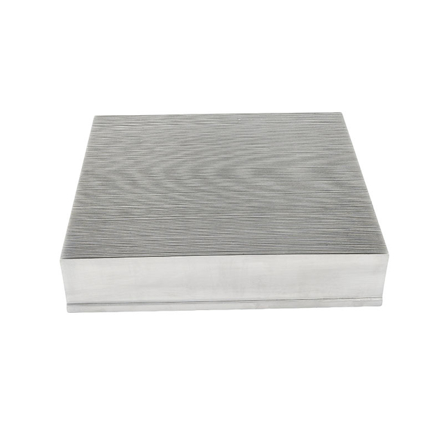 高出力サーマル ソリューションおよびグリーン エネルギー向けのカスタマイズ可能な 1060 シリーズ数値スカイブド フィン ヒートシンクの工場直販